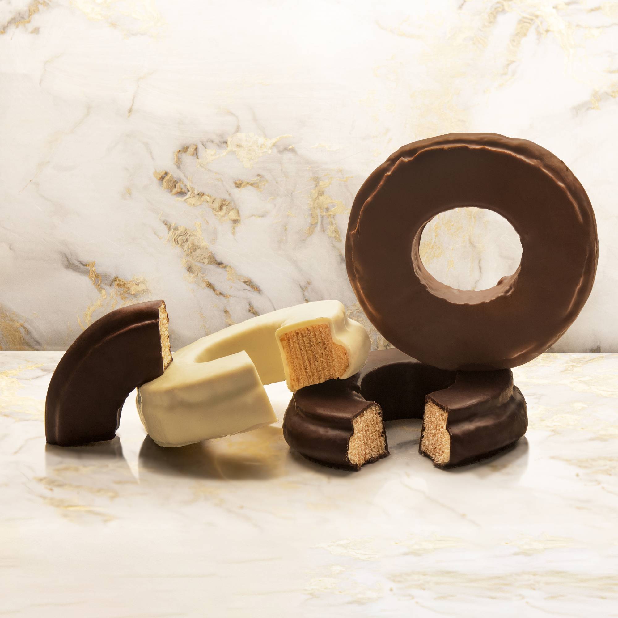 Drei verschiedene Baumkuchen auf Marmor | Rausch