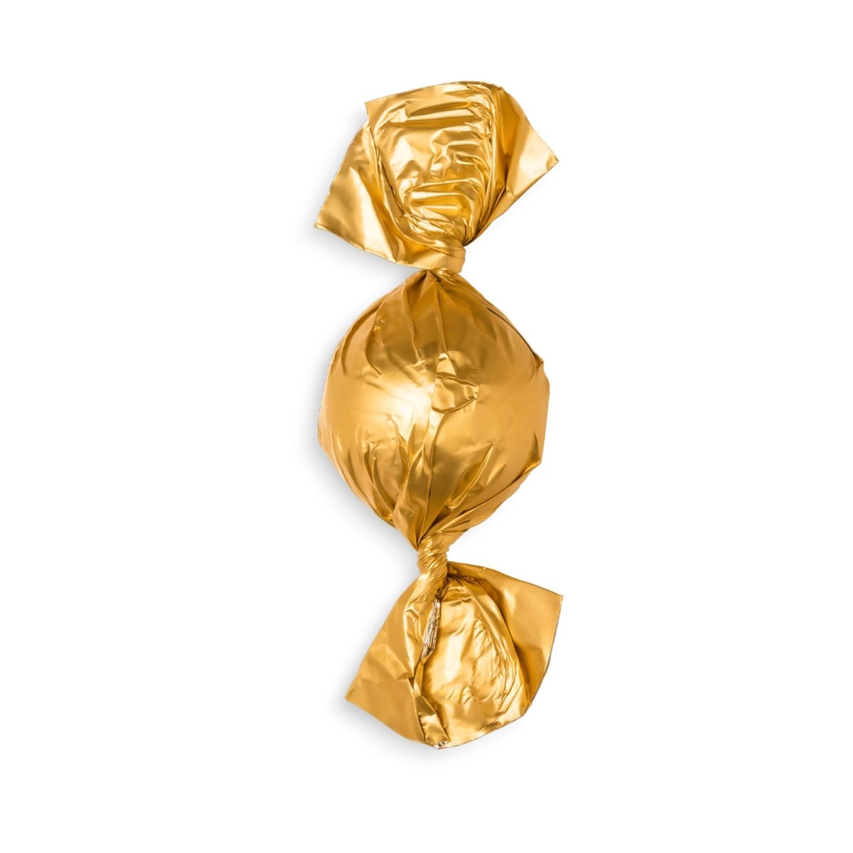 Eine gold verpackte Pralinenkugel auf weißem Hintergrund.