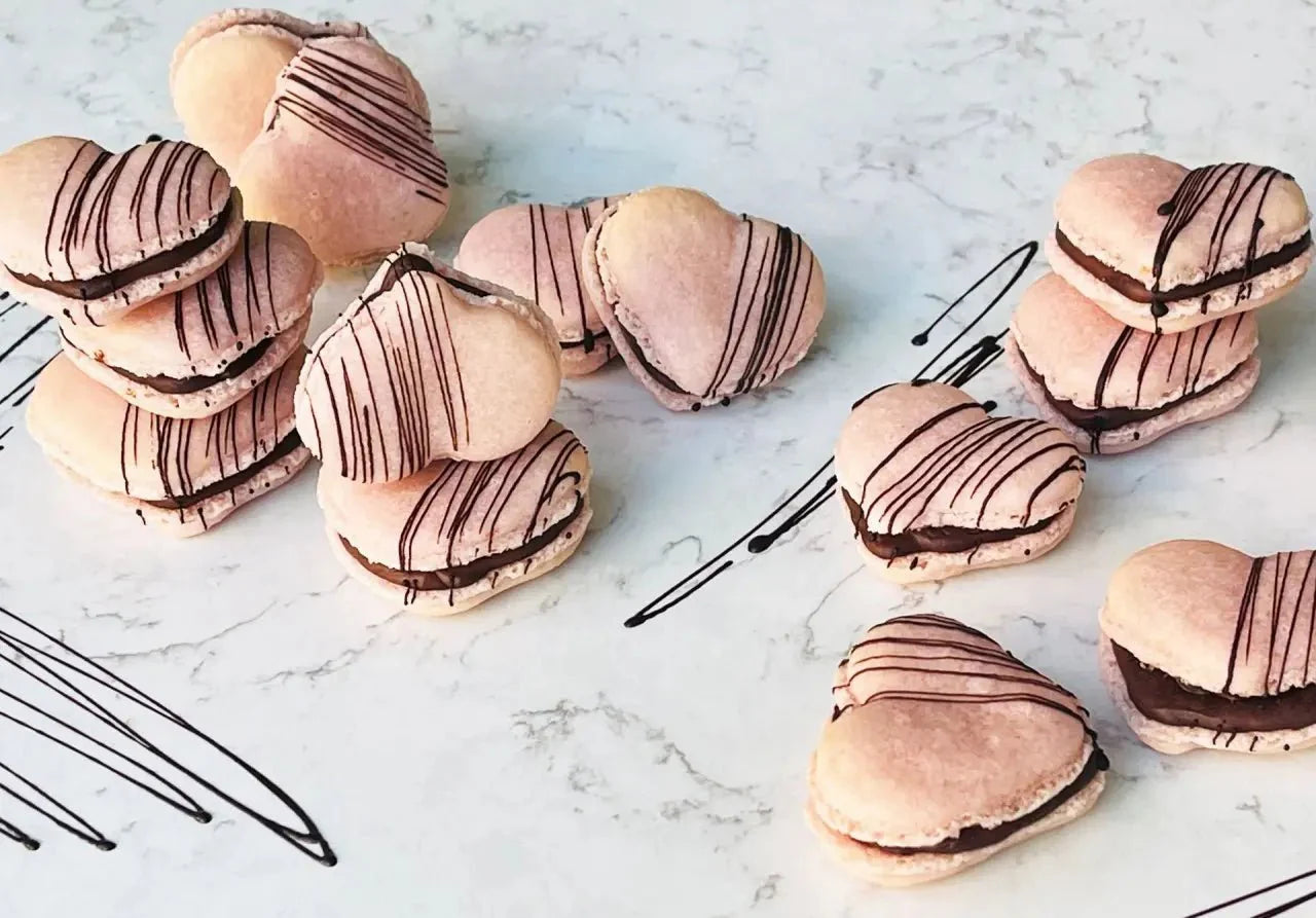 Macaron-Herzen-mit-dunkler-Edelkakao-Schokolade Rausch