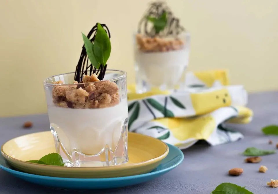 Panna-Cotta-mit-Zitronenverbene-und-Crumble Rausch